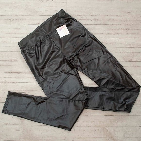 NWT Plus Size High Waist Faux Leather Leggings - Black 2X/3X - Picture 3 of 5
